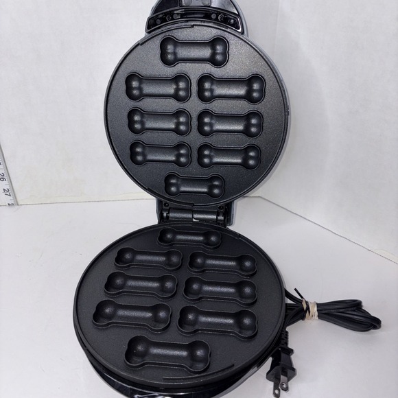 DASH EXPRESS DOG TREAT BISCUIT MAKER ORIG - Picture 5 of 5